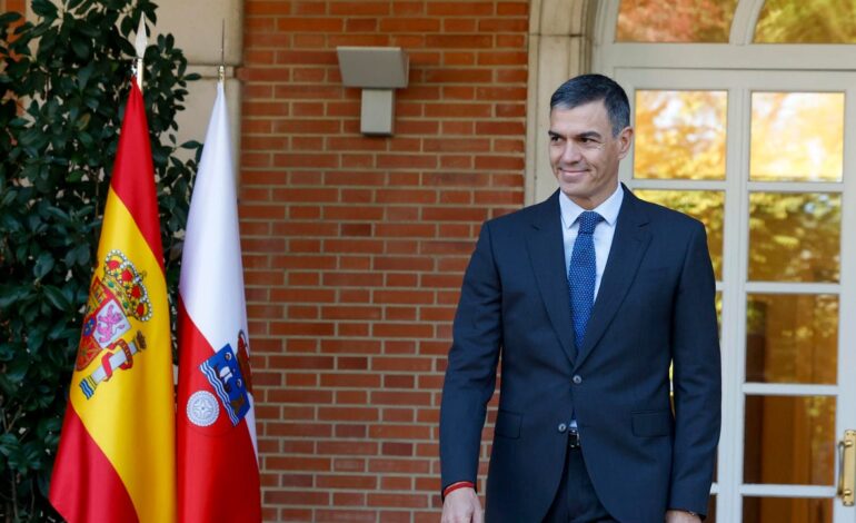 Pedro Sánchez hace balance político en mitad de los escándalos por corrupción y acoso sexual