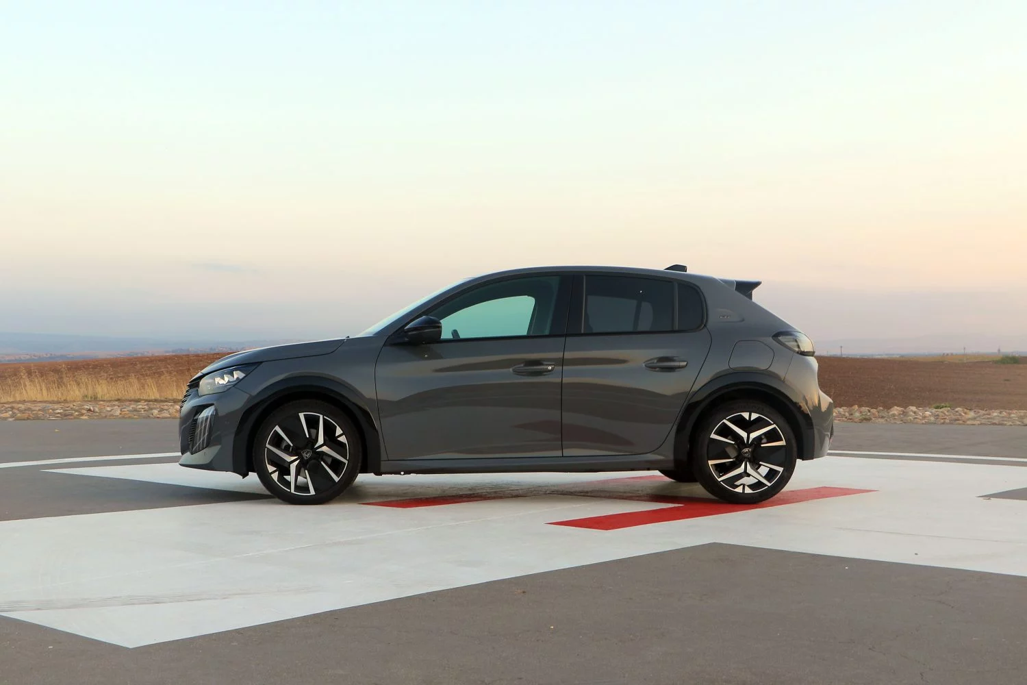 Prueba del Peugeot 208 Hybrid 110 e-DCS6 GT: Ágil y frugal