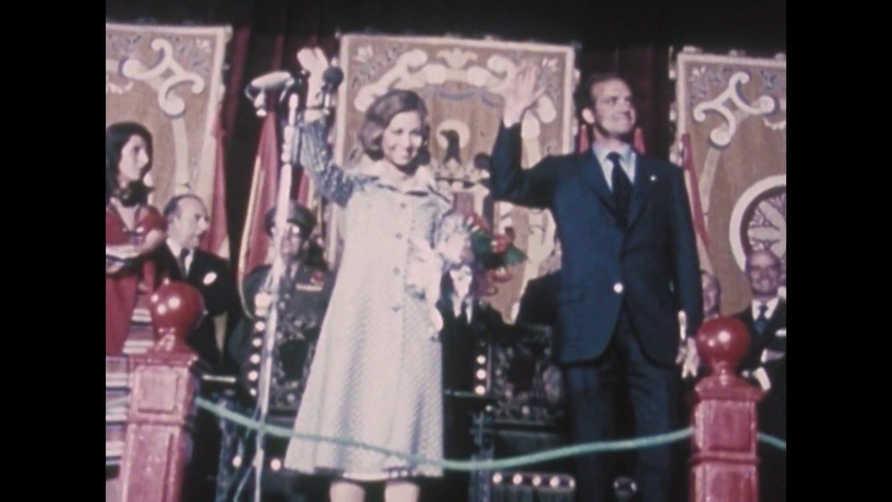 Lo pilló con una actriz muy conocida que cantaba cuplés