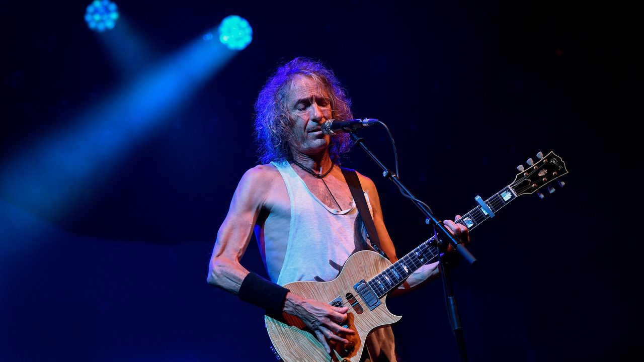 Muere Robe Iniesta, alma de Extremoduro y leyenda del rock, a los 63 años