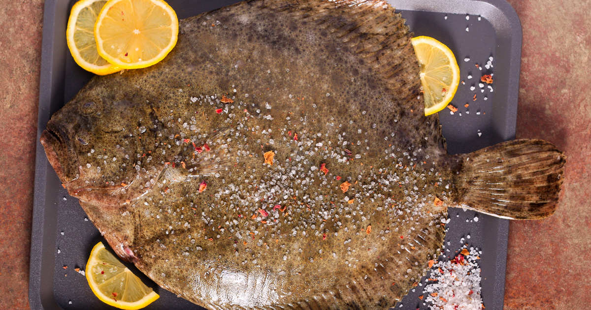 Si preparas rodaballo en Navidad, hazlo con la técnica de los tres vuelcos pero con cayena fresca