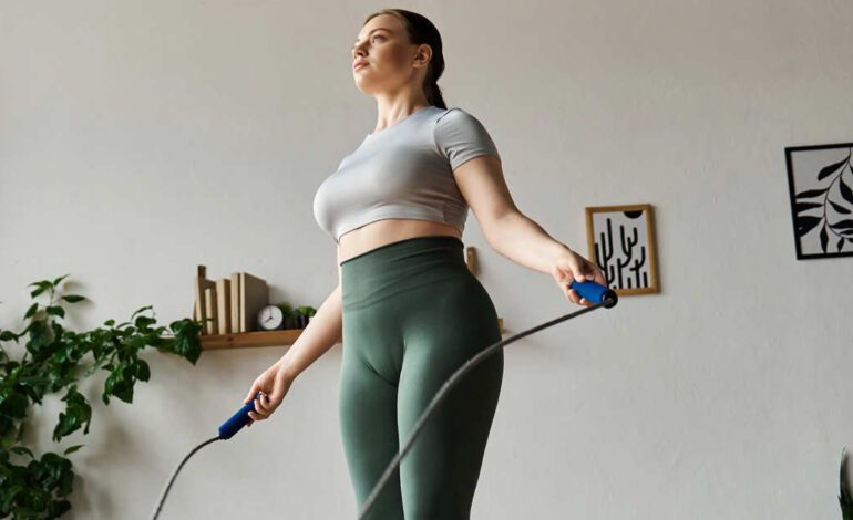 5 ejercicios efectivos de comba que te ayudarán a quemar más calorías en menos tiempo