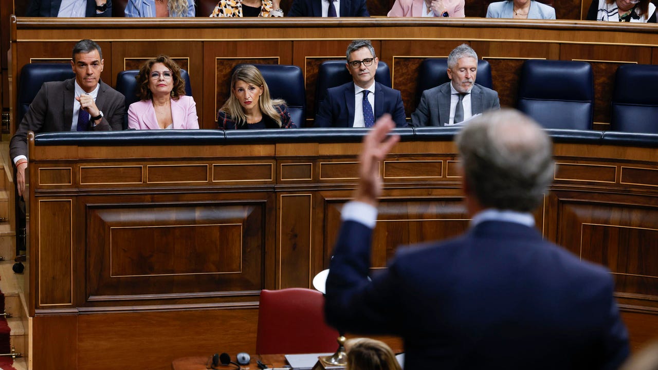 Último cara a cara del año entre Sánchez y Feijóo en plena polémica por el caso Salazar y la condena al fiscal general, streaming en directo