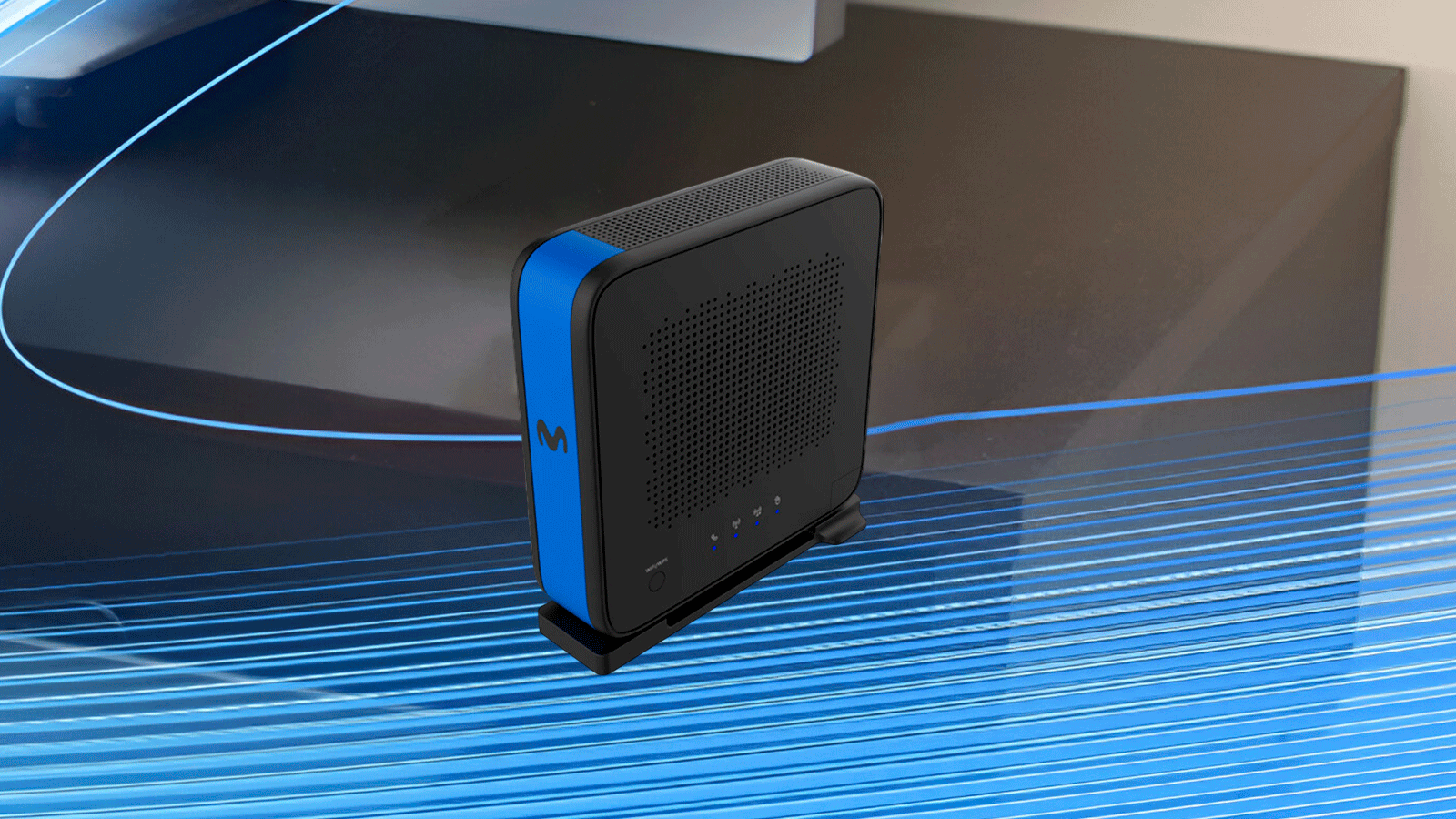 Router inteligente WiFi 7 de Movistar modelo RTF8316VW en color blanco, luciendo su diseño vertical y puertos de conexión traseros