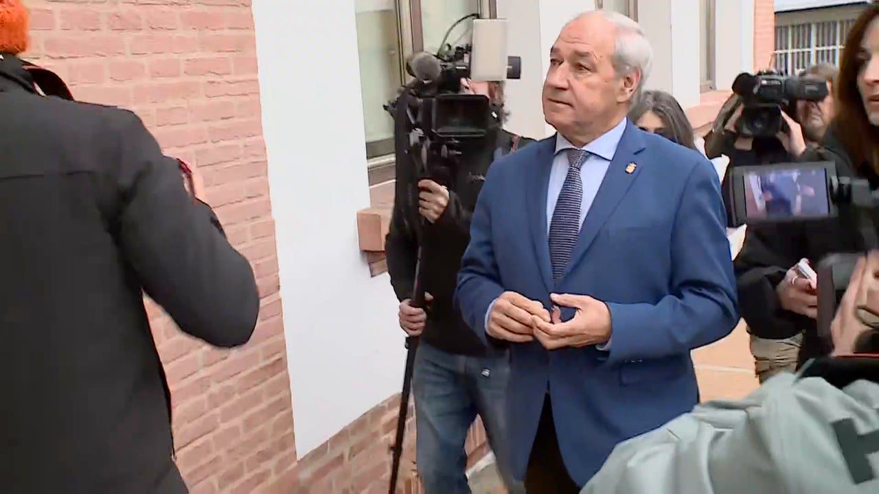 “¿Usted nunca manda ningún Whatsapp o una broma a un compañero?