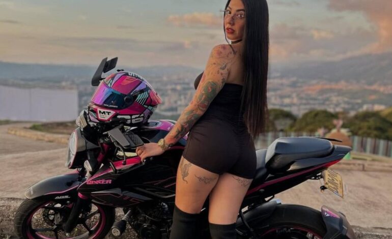 fallece una ‘influencer’ colombiana en un accidente de moto después de una acción especialmente temeraria