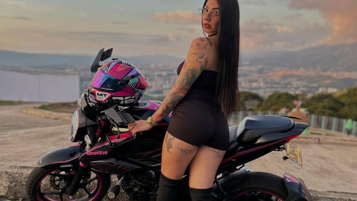 fallece una ‘influencer’ colombiana en un accidente de moto después de una acción especialmente temeraria