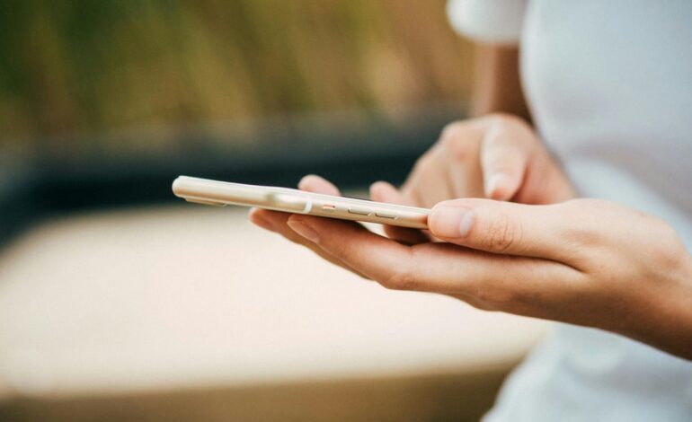 Una madre organiza el secuestro de su hija con discapacidad mental para que deje de hablar con un extraño vía online