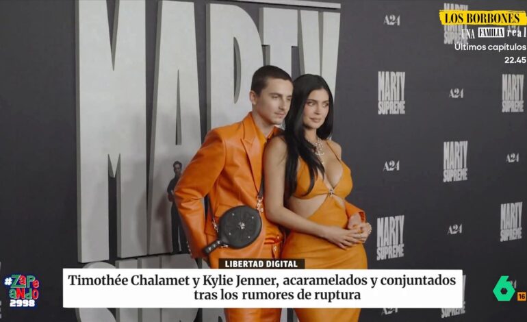 Parecen dos del Popeyes que te van a servir el pollo