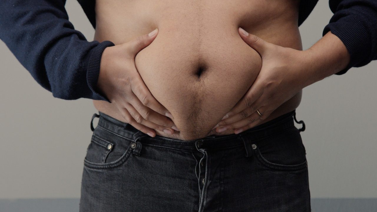 La ‘barriga cervecera’ causa más daño al corazón que el exceso de peso general