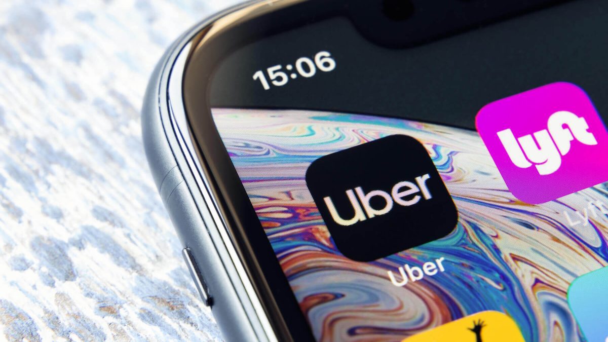 La Fórmula 1 no será el único espectáculo de este fin de semana en Abu Dabi: también llegan los taxis sin conductor 