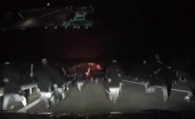 Ultras del Jagiellonia emboscan armados y en plena noche dos autobuses del Rayo Vallecano