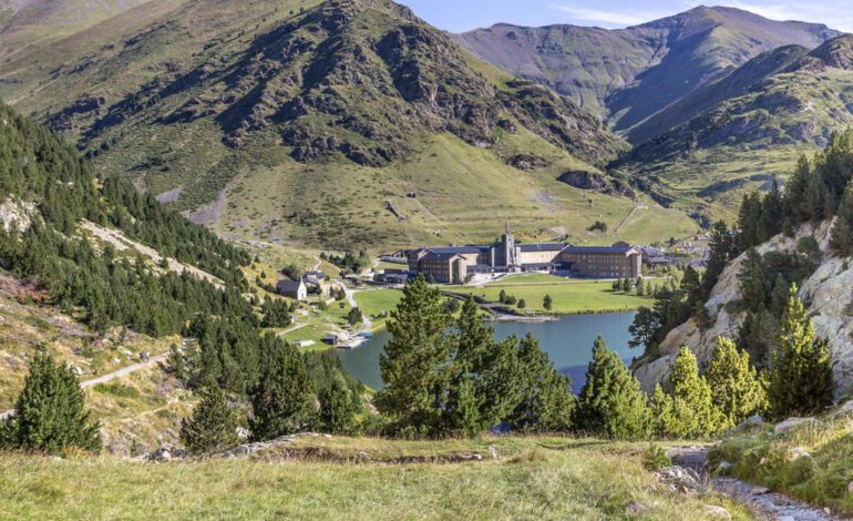 El mirador más precioso del Pirineo es este pueblito catalán que parece sacado de un cuento
