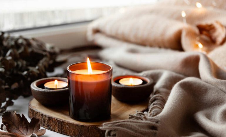 Cada vez que enciendas tu vela, corta un poquito la mecha. Te durará más y la combustión será más limpia