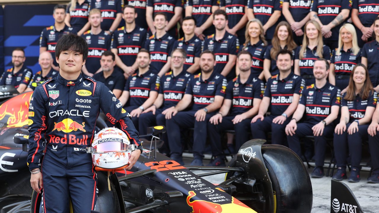 El jefe de Red Bull señala directamente a Tsunoda: «Dos McLaren contra Verstappen…»