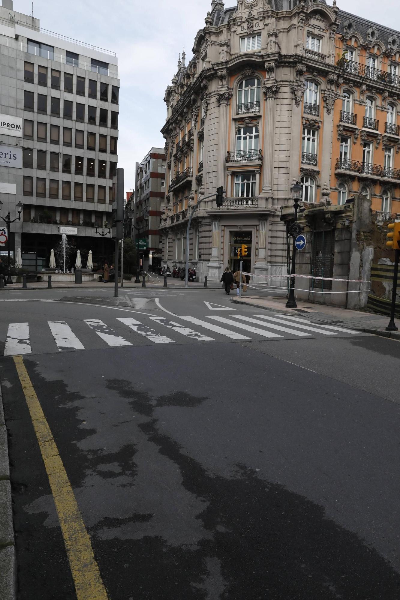 Hundimiento en el pavimento provoca obras en el entorno del barrio gijonés del Carmen: cuánto durarán las obras y a qué calles afectarán (en imágenes)