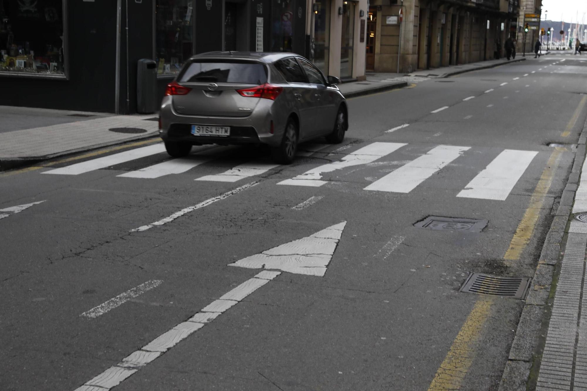 Hundimiento en el pavimento provoca obras en el entorno del barrio gijonés del Carmen: cuánto durarán las obras y a qué calles afectarán (en imágenes)