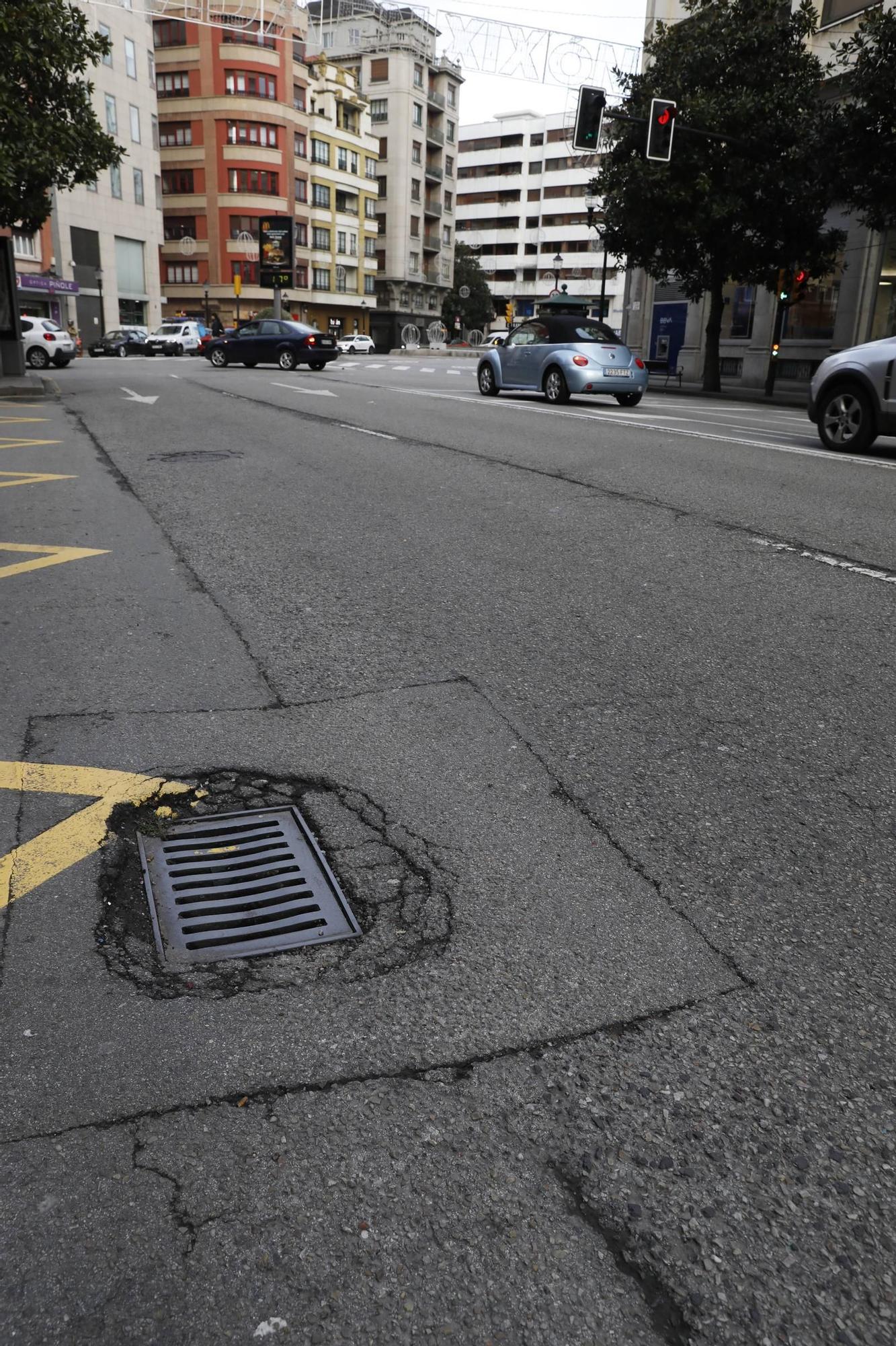 Hundimiento en el pavimento provoca obras en el entorno del barrio gijonés del Carmen: cuánto durarán las obras y a qué calles afectarán (en imágenes)