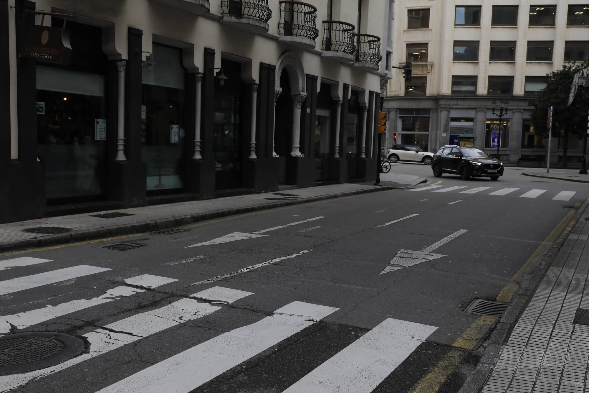 Hundimiento en el pavimento provoca obras en el entorno del barrio gijonés del Carmen: cuánto durarán las obras y a qué calles afectarán (en imágenes)