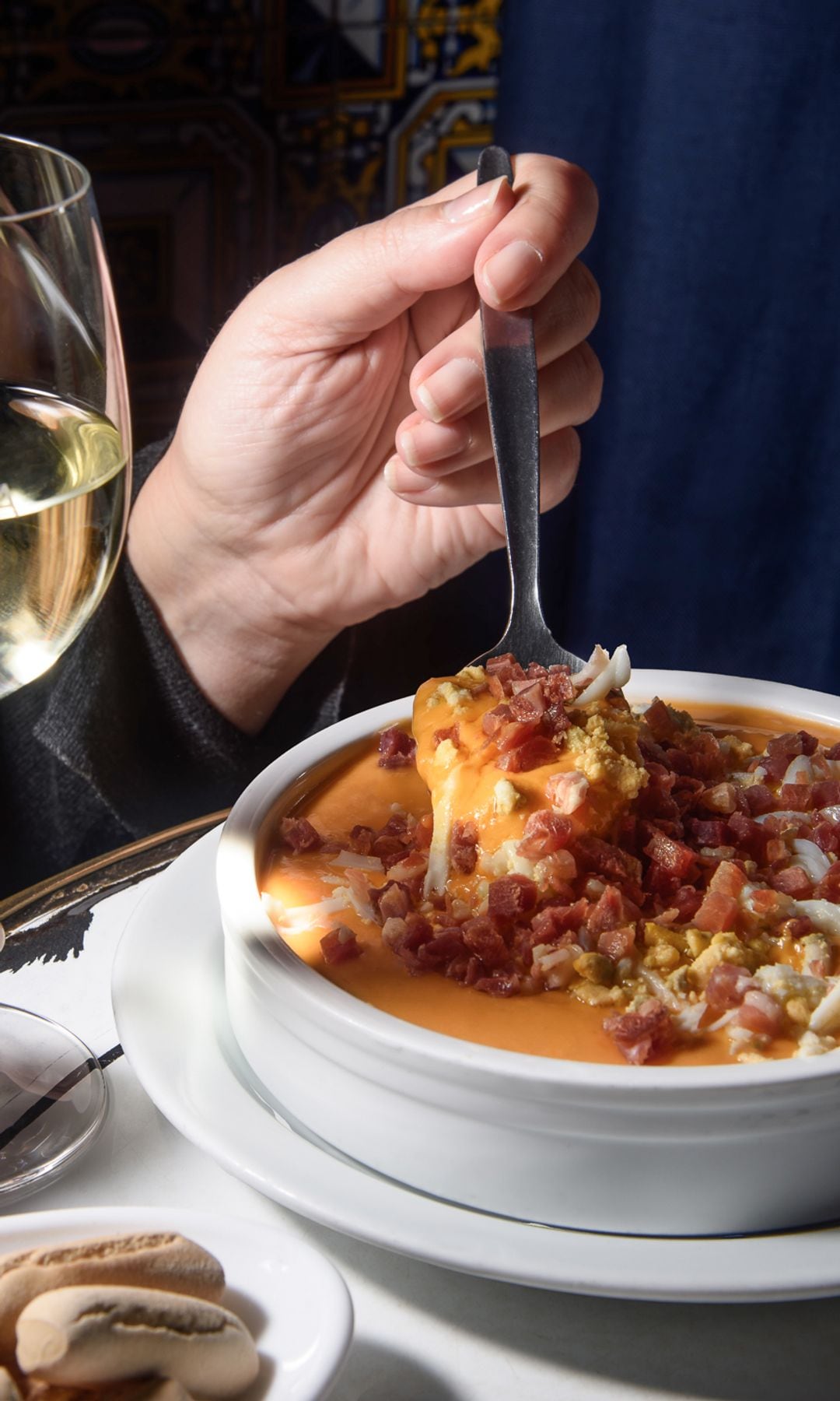 Bodega La Ardosa en Madrid vino salmorejo