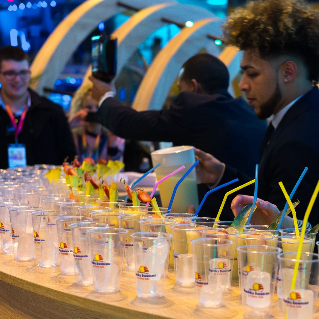 Bartender de República Dominicana en Fitur, Madrid