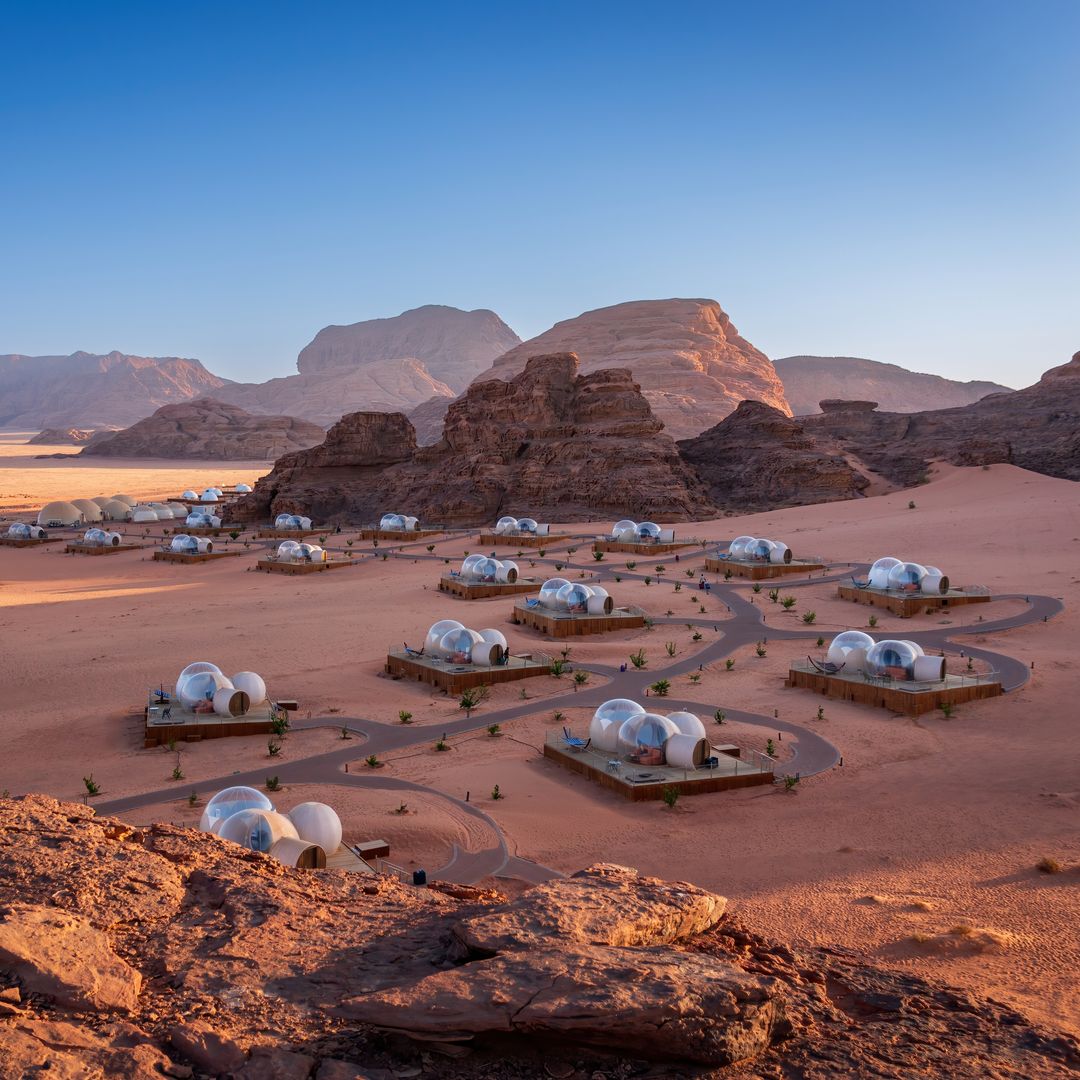 Campamento de burbujas en el desierto de Wadi Rum, Jordania