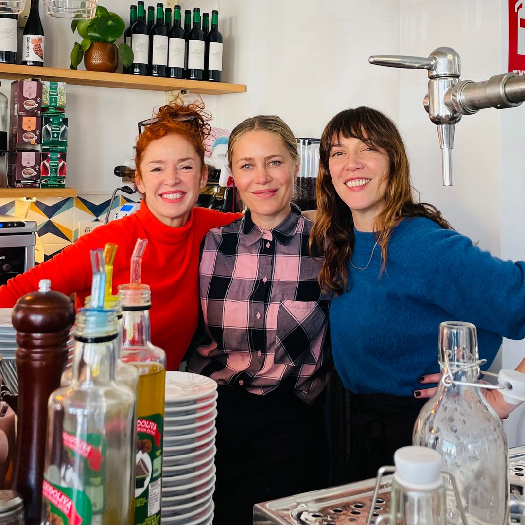Merinas Bar, de las actrices Lisi Linder, Lorena López y Marta Belenguer, en Carabanchel, Madrid