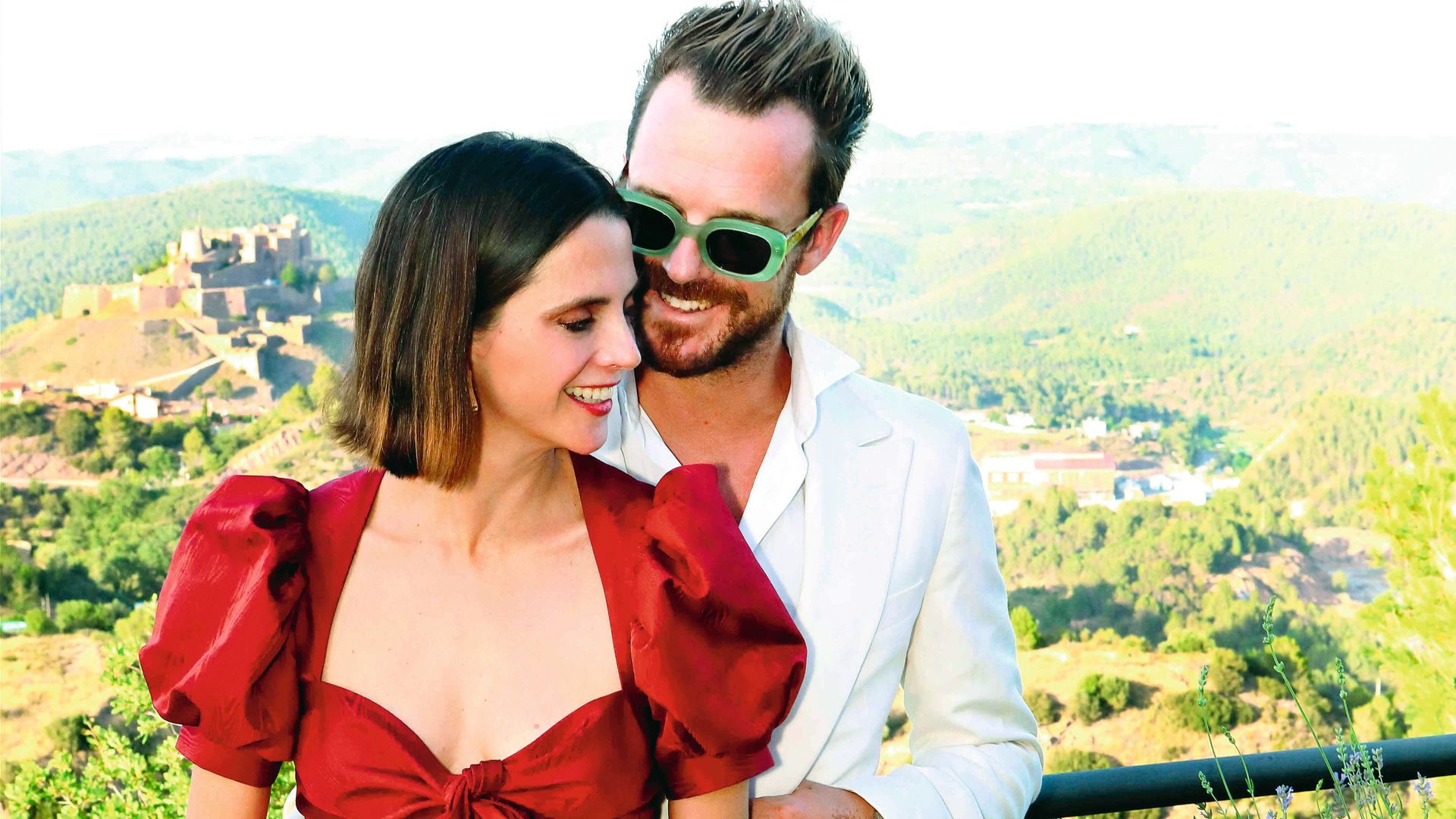 Acto en Vilar de la Duquesa. Macarena Gómez y Aldo Comas.