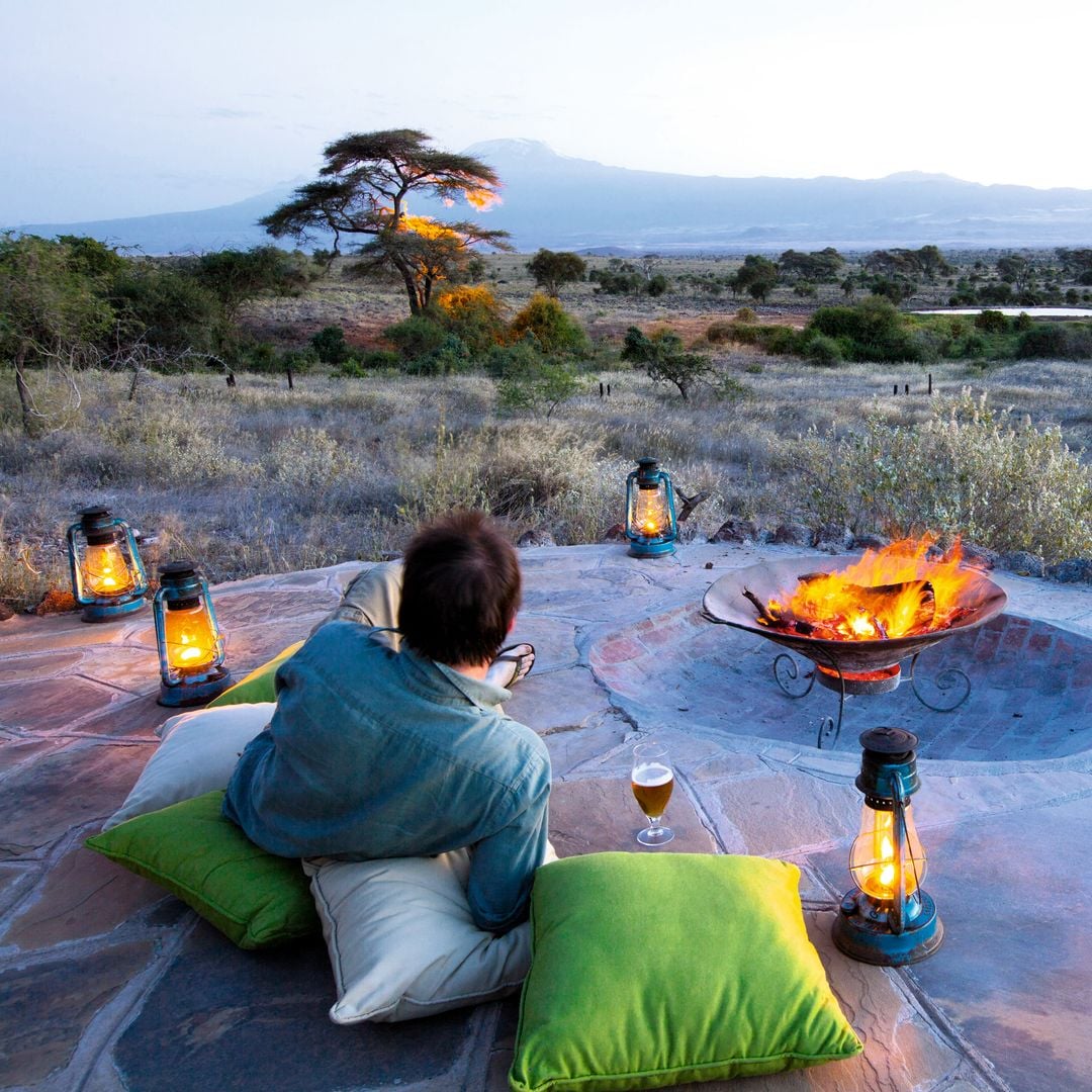 Campamento en el Parque Nacional Amboseli y el Kilimanjaro al fondo