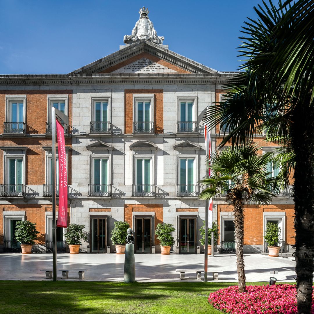 Fachada del Palacio de Villahermosa, actual Museo Thyssen Bornemisza