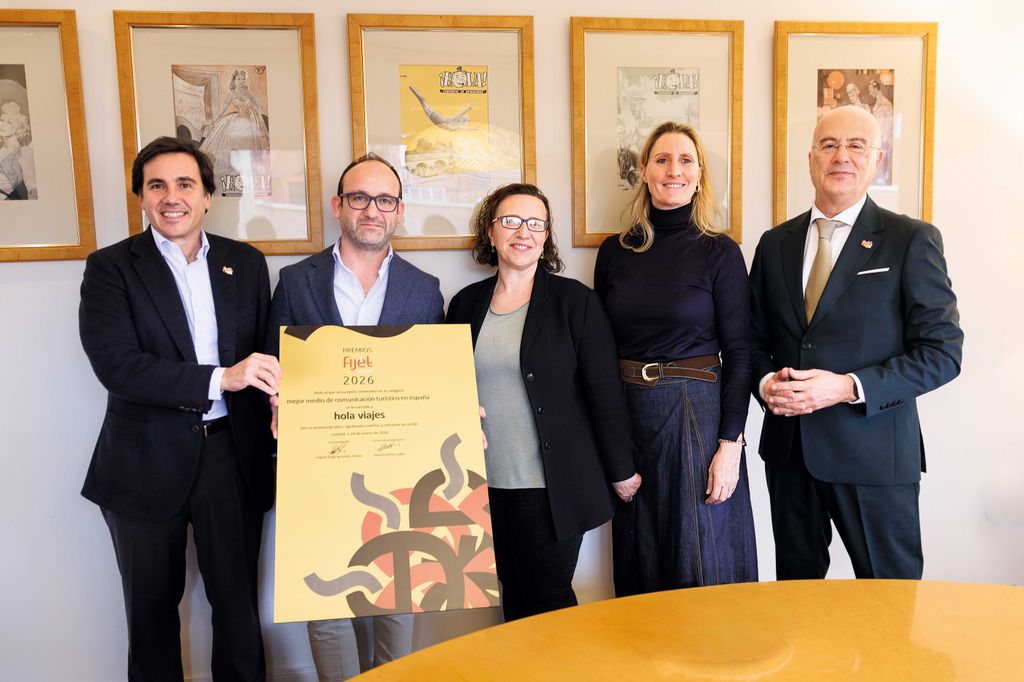 Eduardo Sánchez, presidente de ¡HOLA!; César González Truco, director de gastronomía y viajes chez ¡HOLA!; Eva de la Parra, directora de ¡HOLA1 Viajes; Paula García Andújar, directora de publicidad y Miguel Ángel González Suárez, presidente de FIJET España.