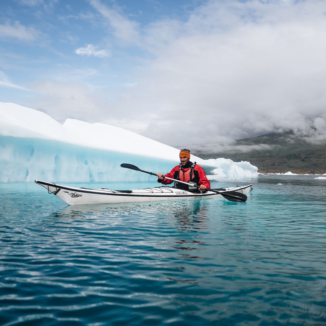 Saúl Craviotto remando en Groenlandia