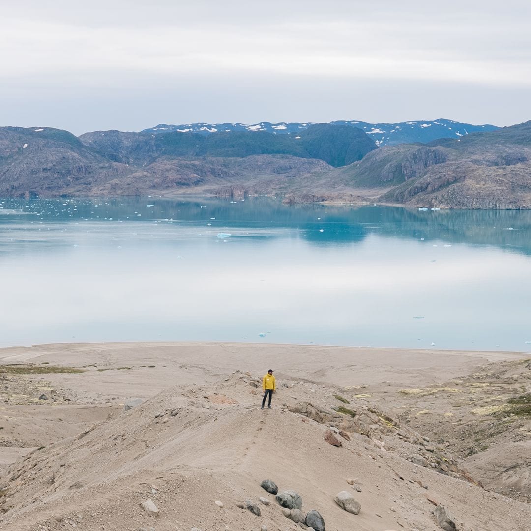 Saúl Craviotto en un lago de Groenlandia