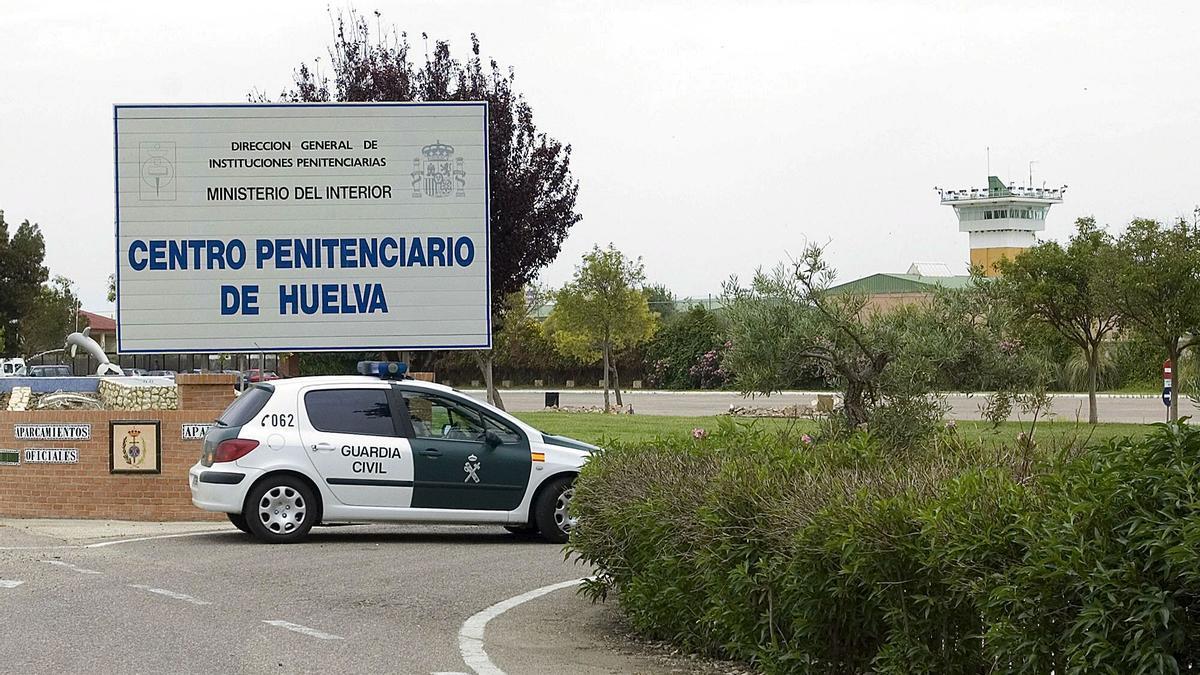 Un motín en la cárcel de Huelva deja varios heridos