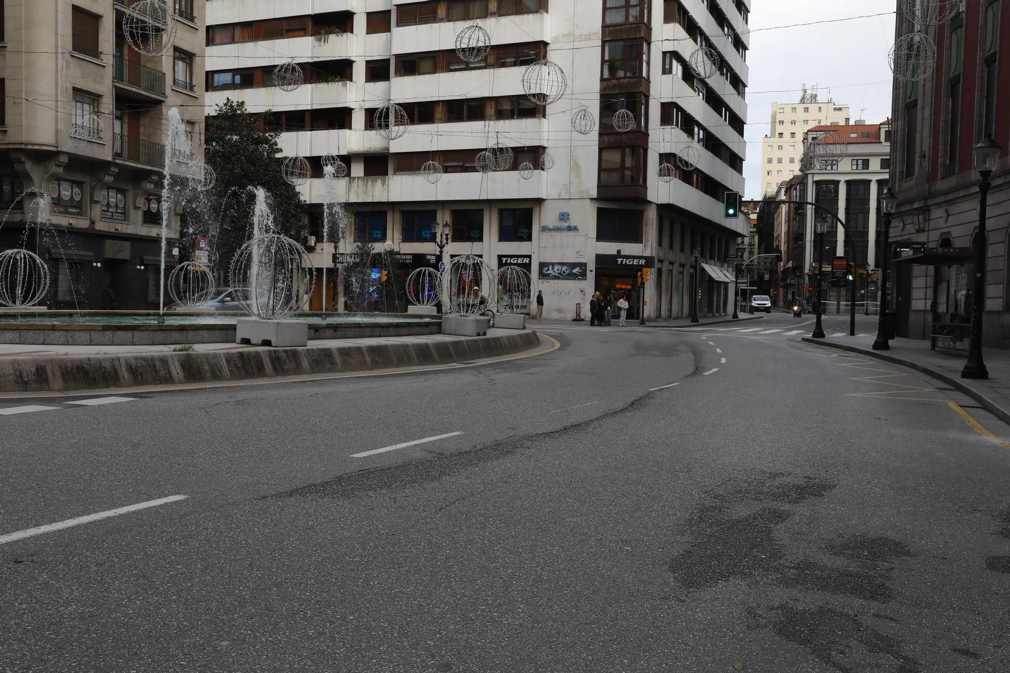 Hundimiento en el pavimento provoca obras en el entorno del barrio gijonés del Carmen: cuánto durarán las obras y a qué calles afectarán (en imágenes)