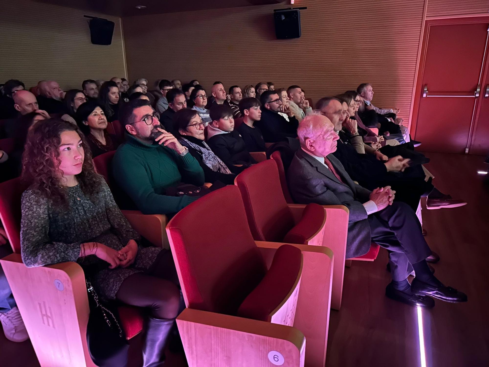 La Gala del Deporte de Navia, un aplauso al esfuerzo y la determinación