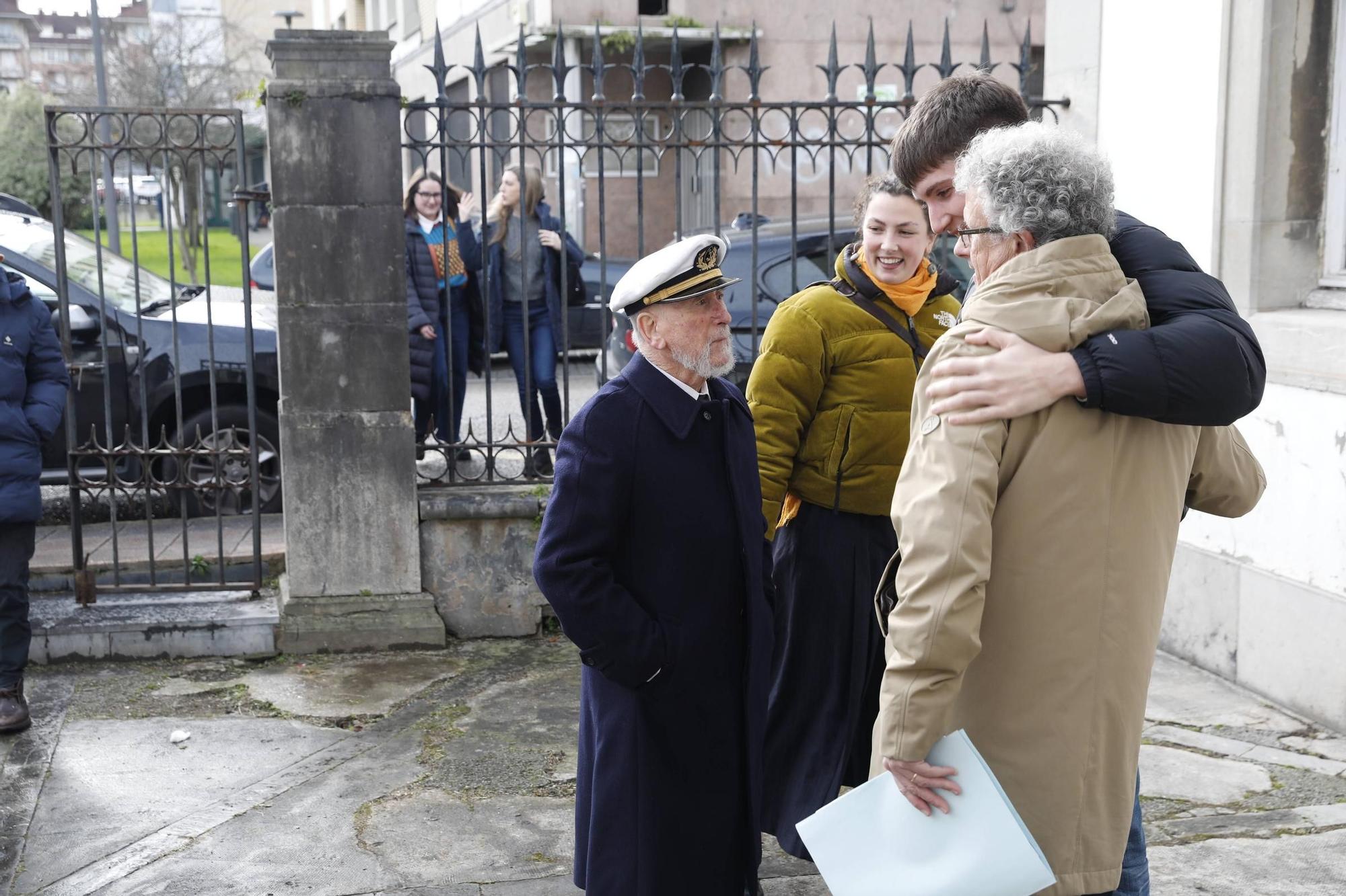 EN IMÁGENES: pregón del Cristo del Socorro en Luanco por Pichi Suárez