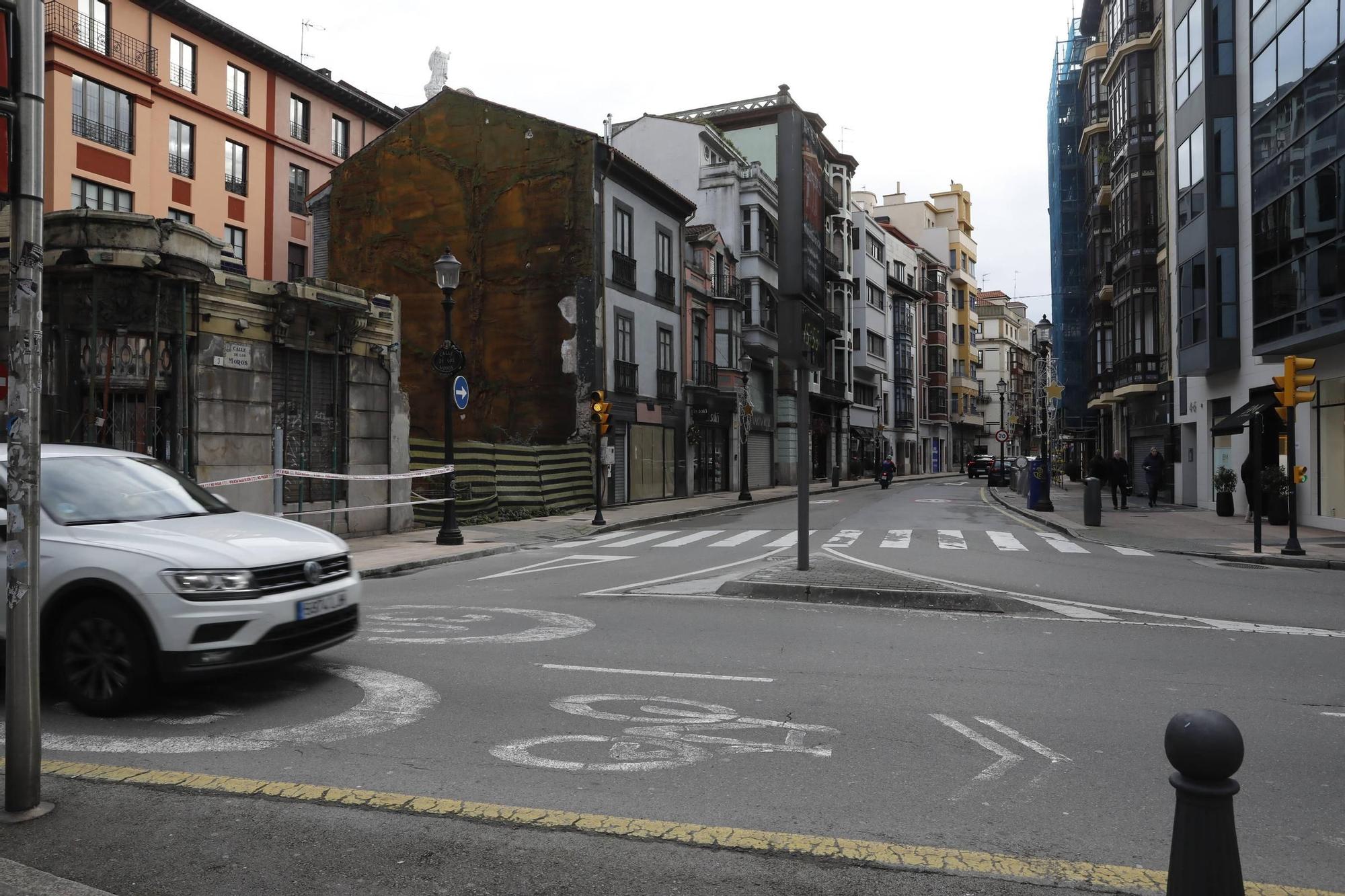 Hundimiento en el pavimento provoca obras en el entorno del barrio gijonés del Carmen: cuánto durarán las obras y a qué calles afectarán (en imágenes)
