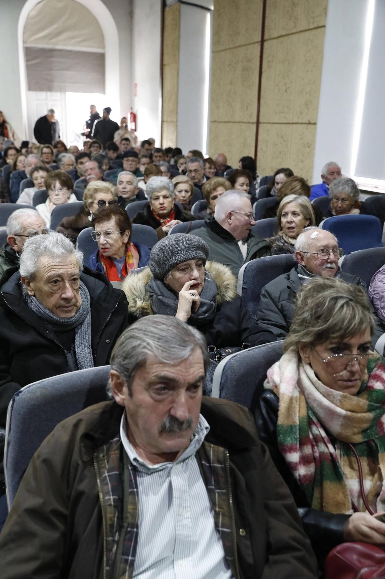 EN IMÁGENES: pregón del Cristo del Socorro en Luanco por Pichi Suárez