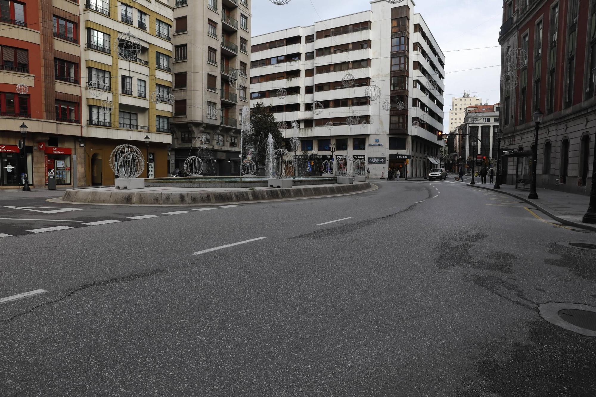 Hundimiento en el pavimento provoca obras en el entorno del barrio gijonés del Carmen: cuánto durarán las obras y a qué calles afectarán (en imágenes)