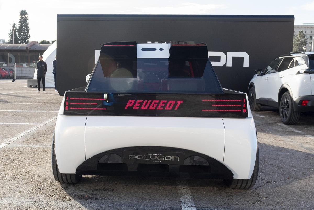 El Peugeot Polygon Concept está diseñado para maximizar el uso de materiales reciclados en todo el vehículo