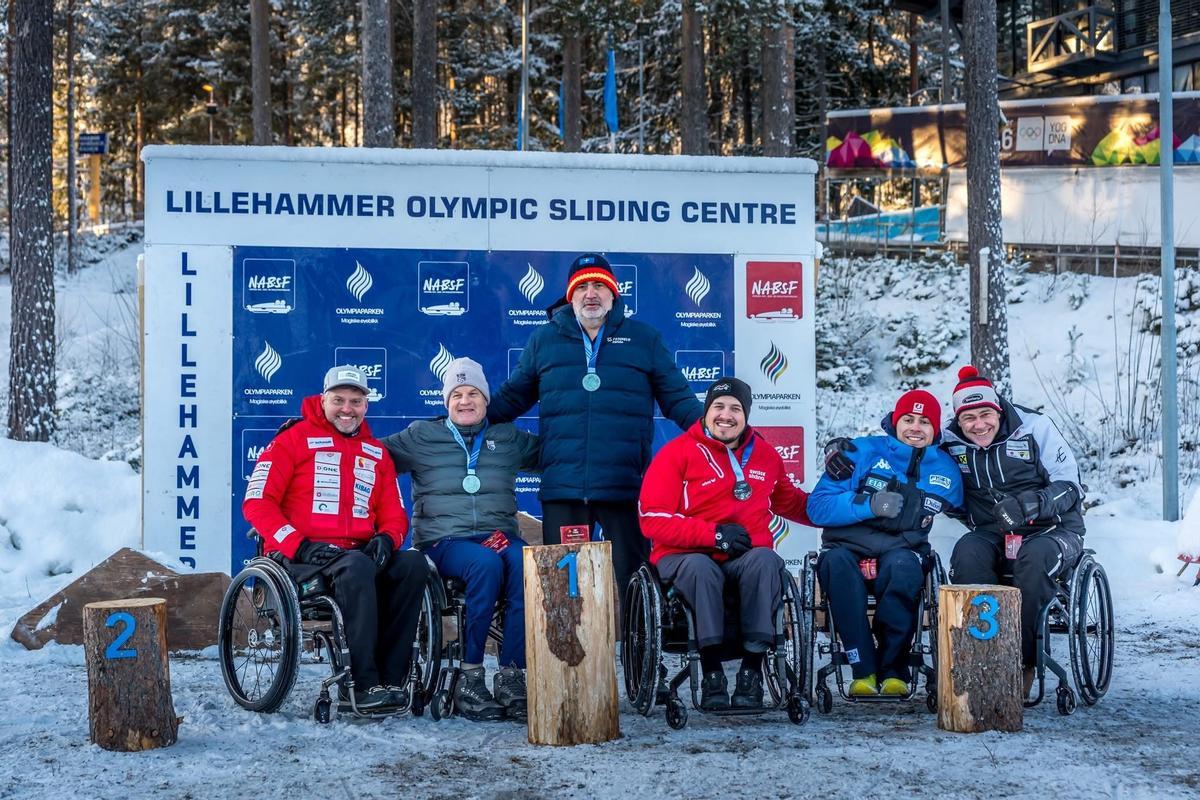 Imagen de uno de los podios que Israel Blanco, en el centro, realizó en Noruega