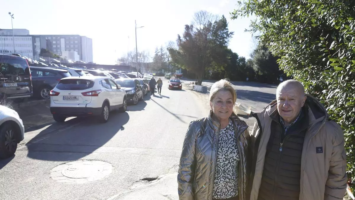 El calvario del aparcamiento en el hospital de Cabueñes, en Gijón: “el nuevo aparcamiento nace pequeño”