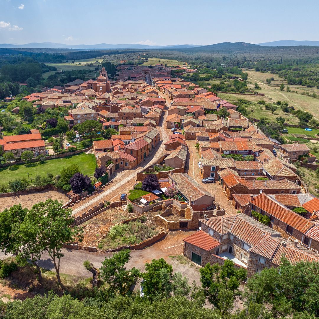 Vista aérea del pueblo de Maragato, Castrillo de los Polvazares, en León,