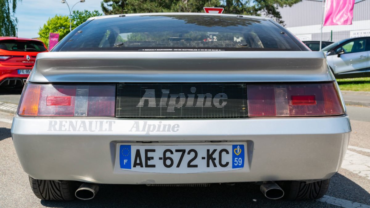 Un deportivo con un V6: el coche que le costó a Renault más de 25 millones de euros 