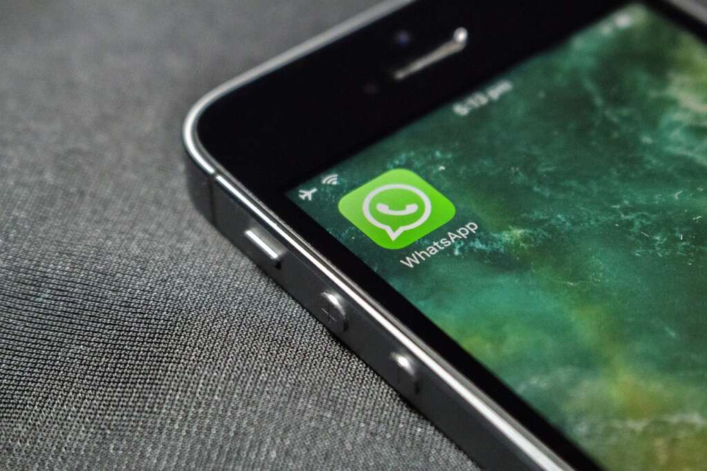 Whatsapp puede capturar información de los usuarios a través de teléfonos móviles. Foto: Pixabay.