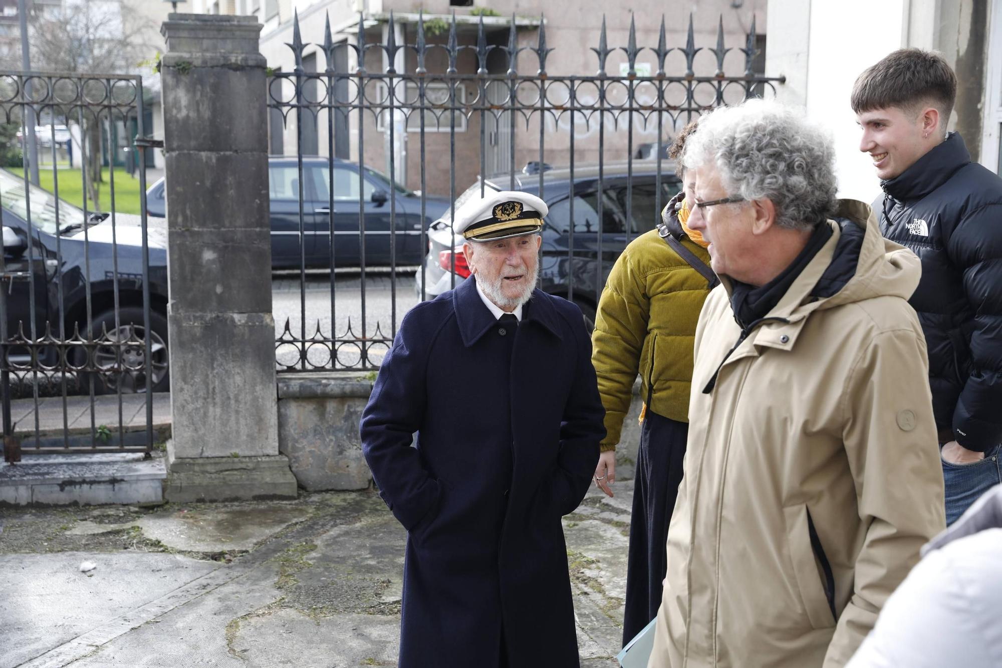 EN IMÁGENES: pregón del Cristo del Socorro en Luanco por Pichi Suárez