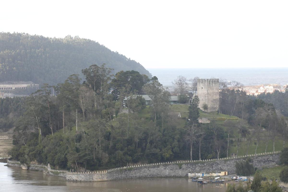 Vista de la ría del Nalón desde Soto del Barco