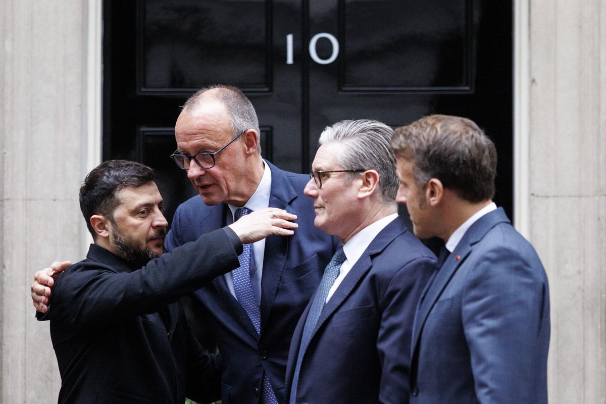 Zelensky, Merz, Starmer y Macron, este lunes, tras su encuentro en la residencia oficial del primer ministro británico.