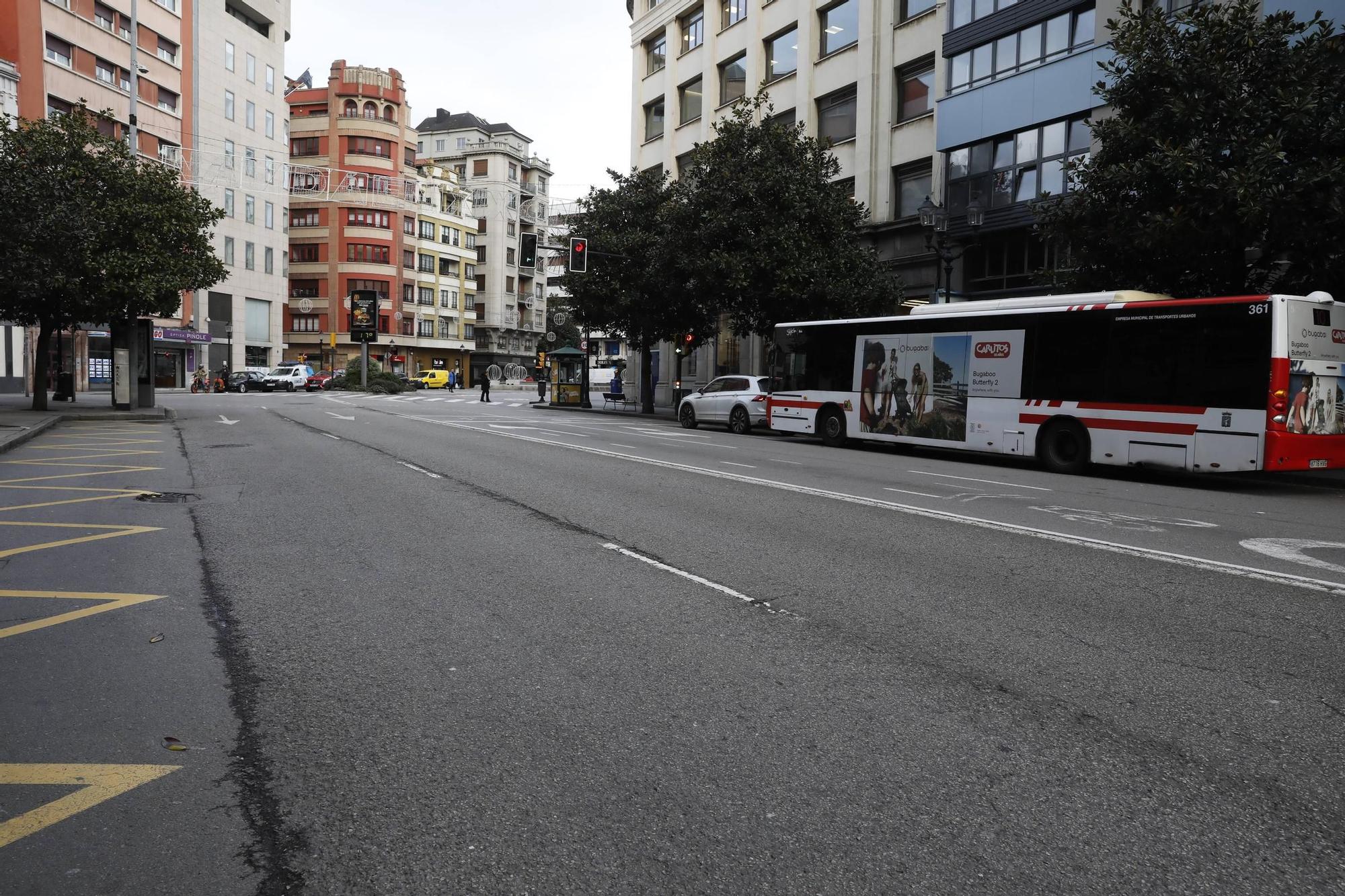 Hundimiento en el pavimento provoca obras en el entorno del barrio gijonés del Carmen: cuánto durarán las obras y a qué calles afectarán (en imágenes)
